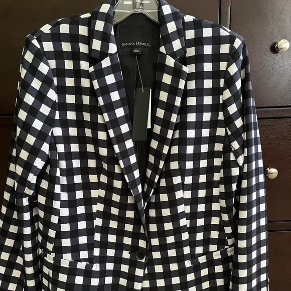 NWT Banana Republic blazer, size 6, checkered. - Picture 1 of 2